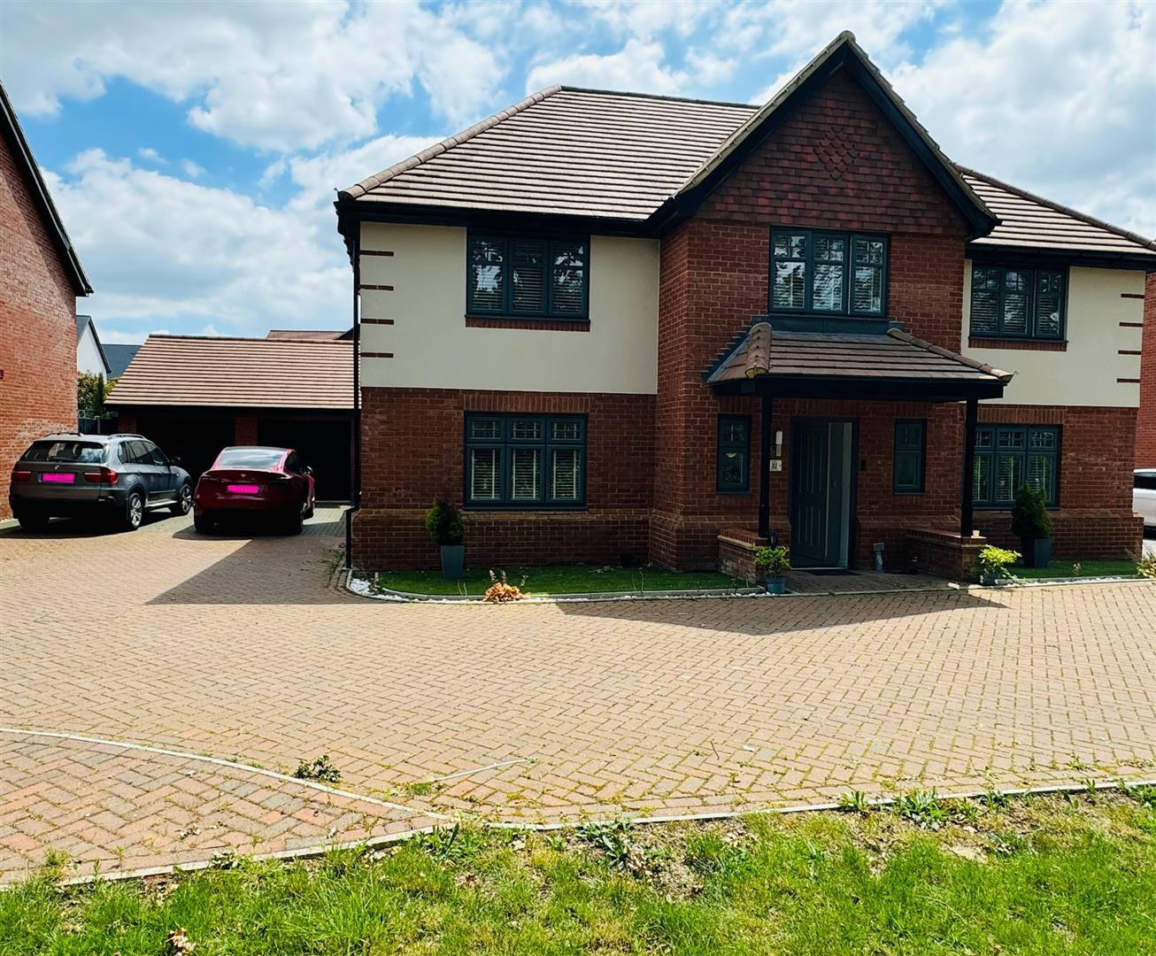 5 bed property in Brecknock Chase, Milton Keynes